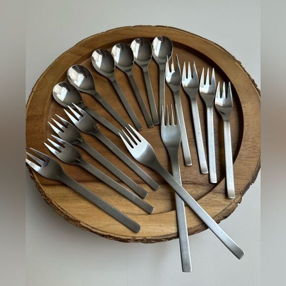 Vintage Hen86 J A HENCKELS 18/10 Zwilling Flatware 16 Pieces Spoons & Forks - Picture 1 of 10